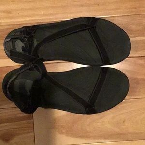 NWOT Teva sandals